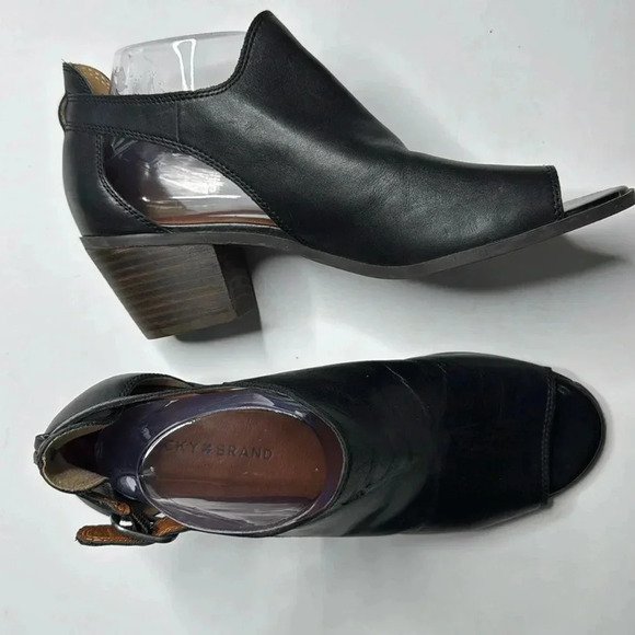 Lucky black leather chunky heel sandals size 10 medium. - Picture 1 of 6